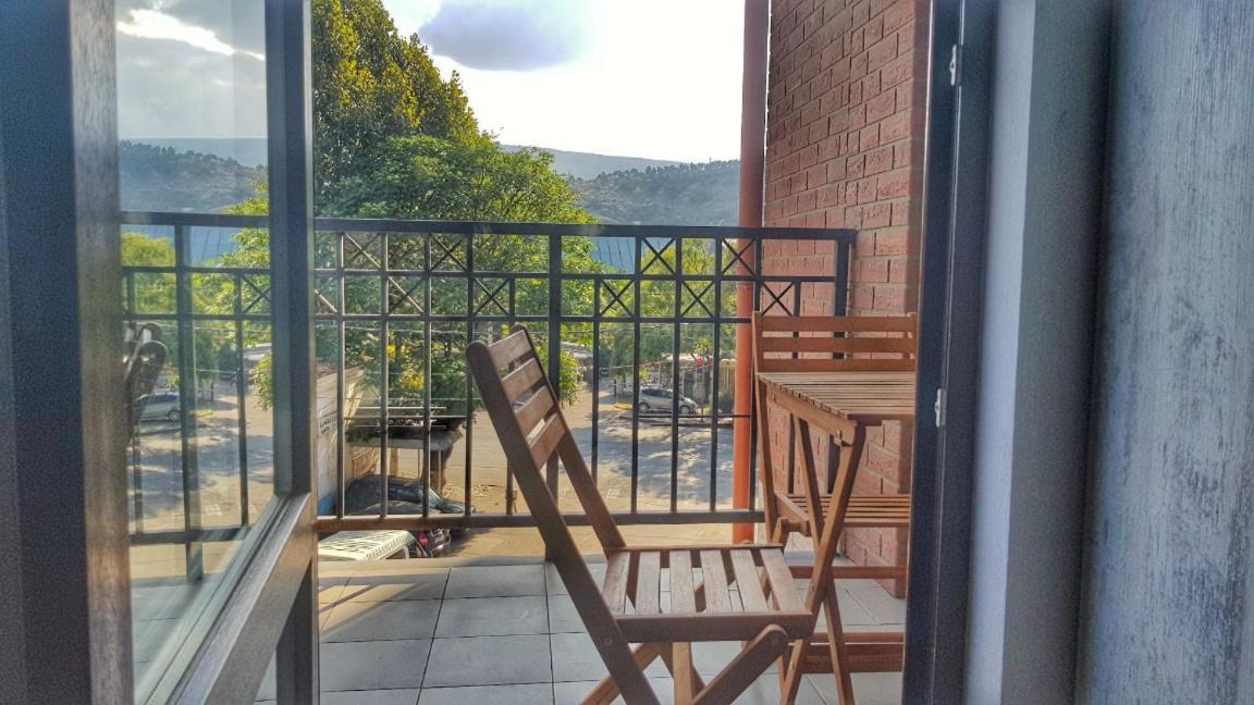 Your Home In Tbilisi: Cosy Stay In The Old City Eksteriør billede
